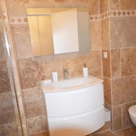 Amazing In Raphael W/ 0 Bedrooms *
